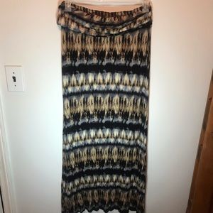 B Jewel Skirts - B jewel graphic shirt B Jewel Skirts - B jewel graphic shirt